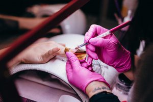 manicure ślubny